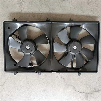 Radiaatori/jahutusventilaatori komplekt Mitsubishi Lancerile 2003-2007 OEM: MI3115119, MR312899, MR314718, MR464708. MR968365, M993933